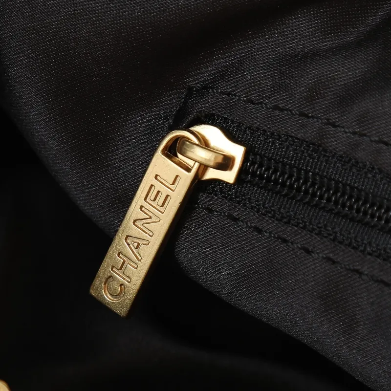 Chanel Bucket Bags-21 - Image 8