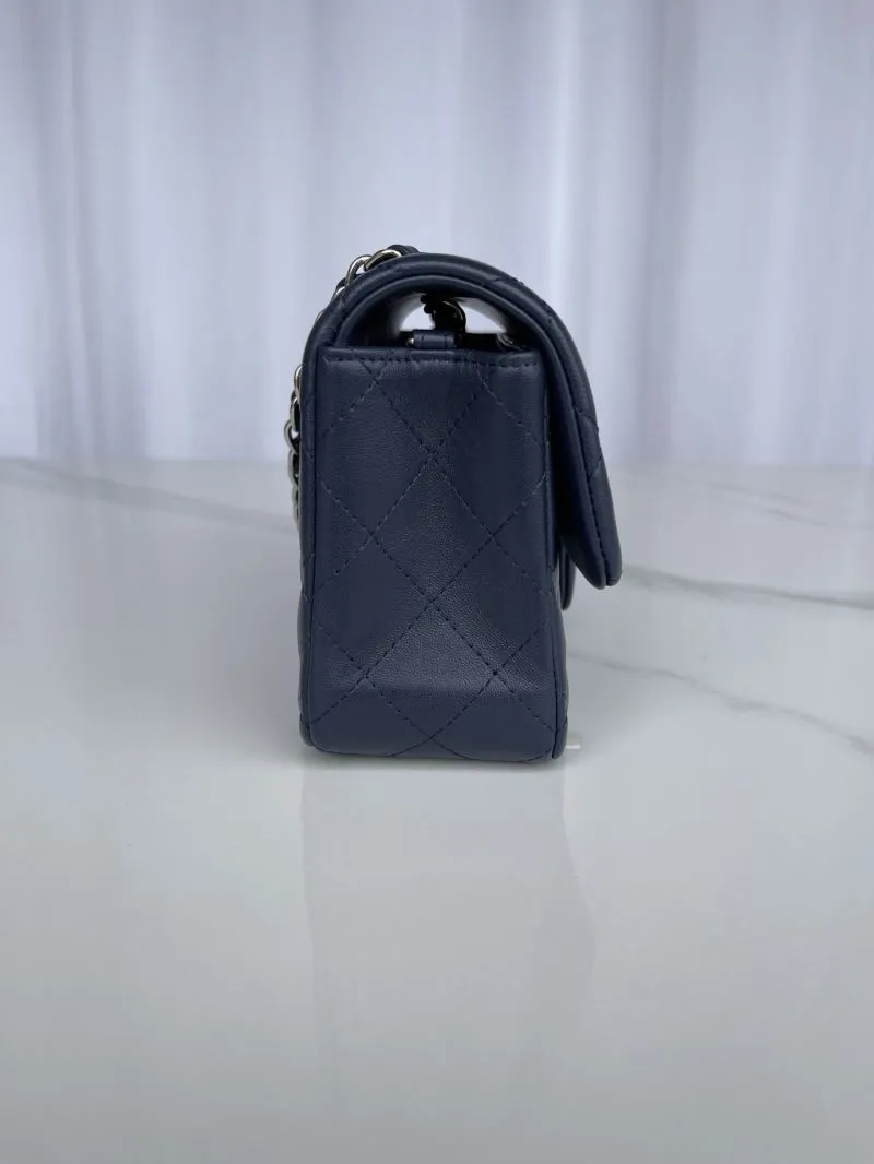 Alternative view of Chanel CF Series Bags-319