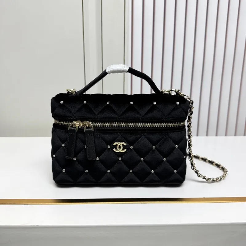 Chanel Cosmetic Bags-3