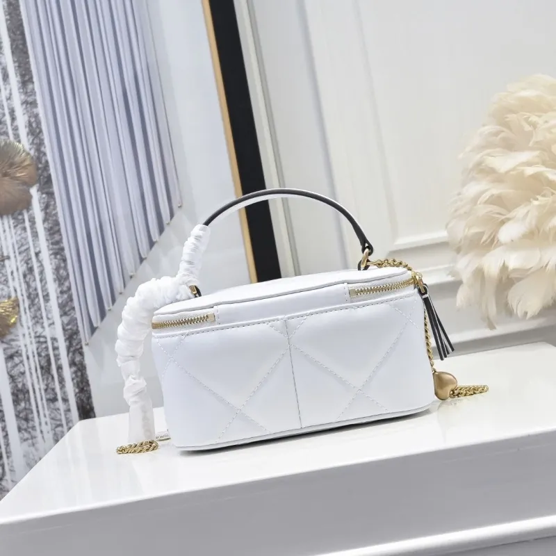 Alternative view of Chanel Cosmetic Bags-13