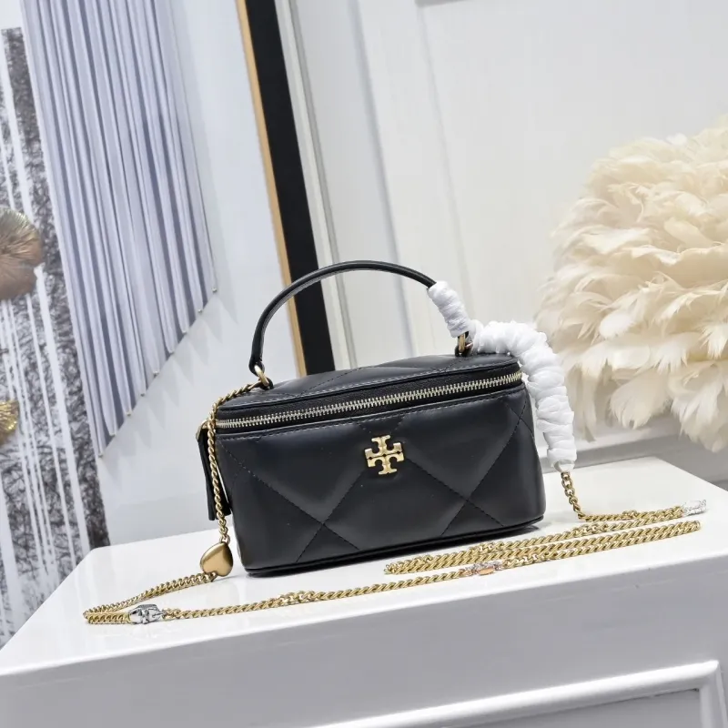 Chanel Cosmetic Bags-14