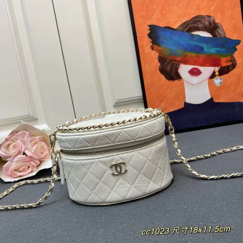 Chanel Cosmetic Bags-15