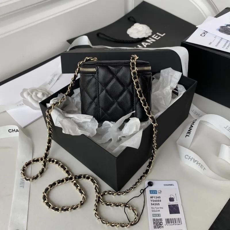 Alternative view of Chanel Cosmetic Bags-37