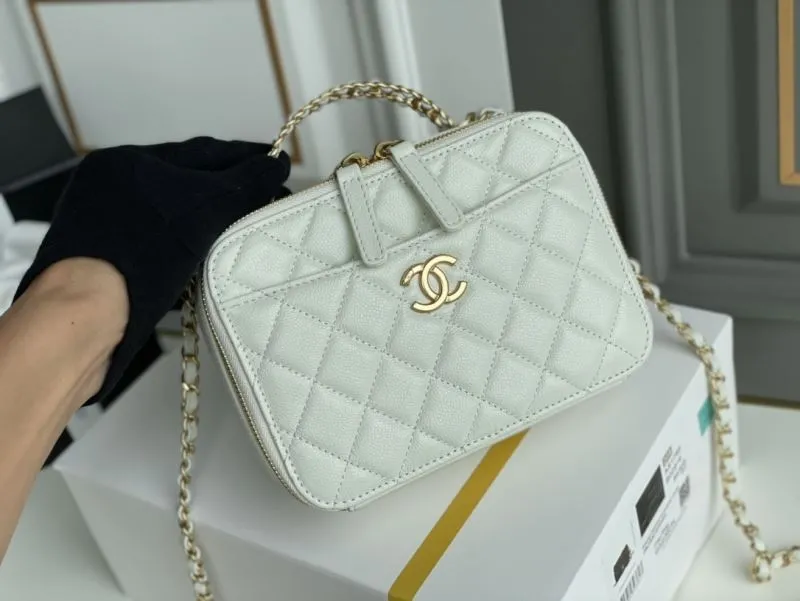Alternative view of Chanel Cosmetic Bags-39