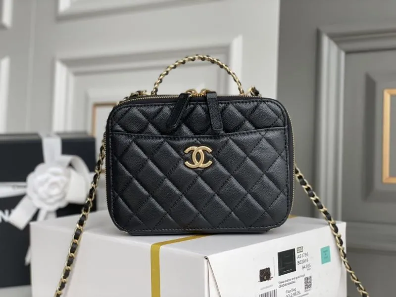 Chanel Cosmetic Bags-40