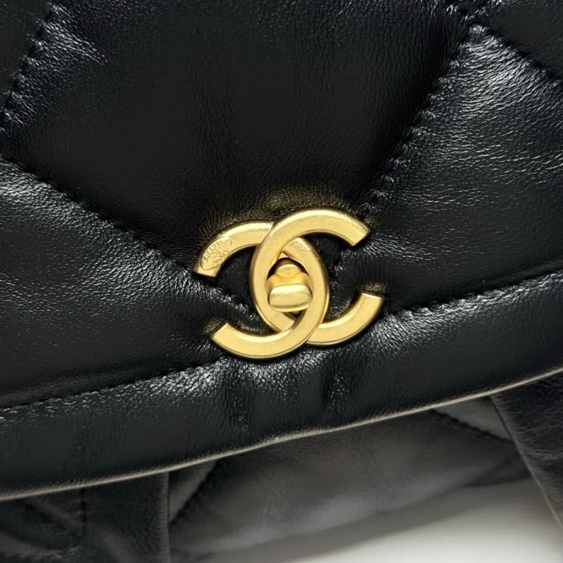 Alternative view of Chanel Satchel Bags-173