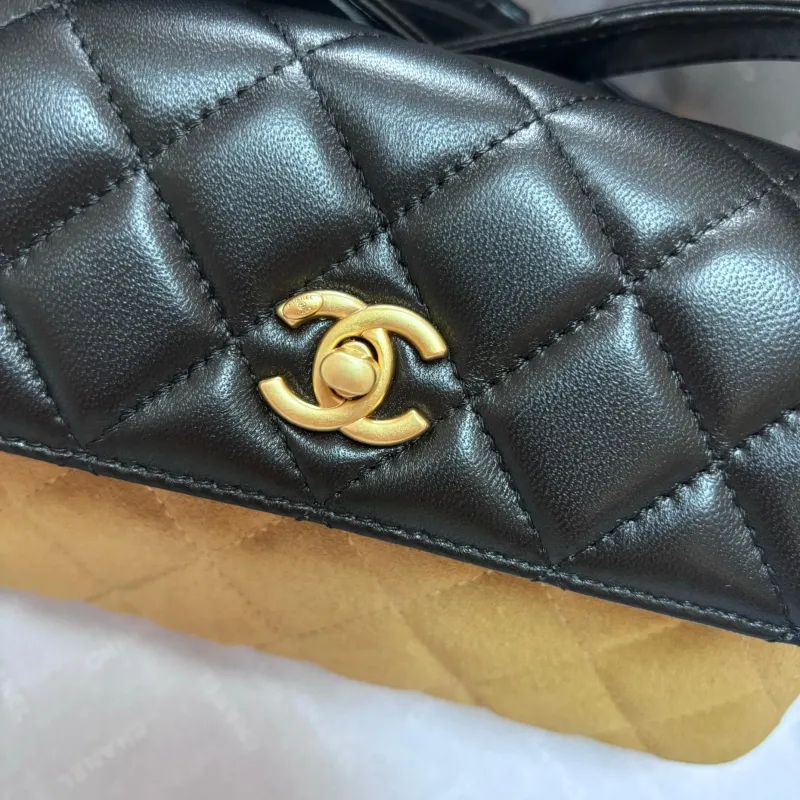 Alternative view of Chanel Satchel Bags-179