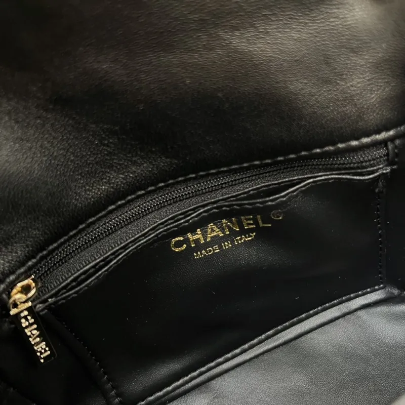 Alternative view of Chanel Shopping Bags-39