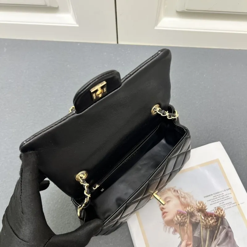 Chanel Shopping Bags-42 - Image 7