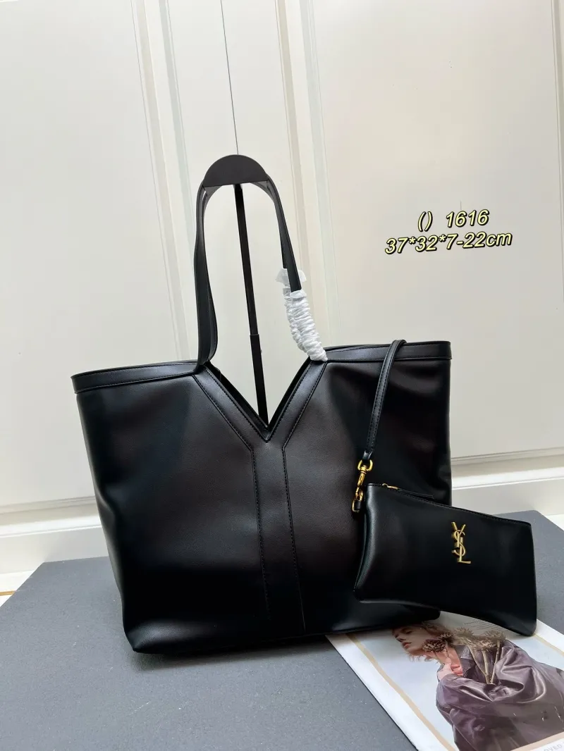 Chanel Shopping Bags-69