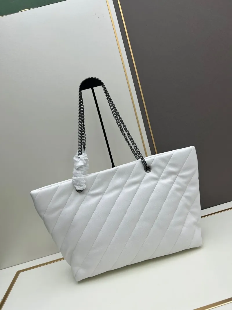 Alternative view of Chanel Shopping Bags-84