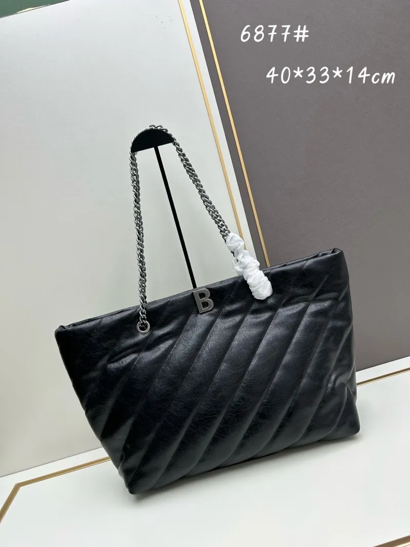 Chanel Shopping Bags-85