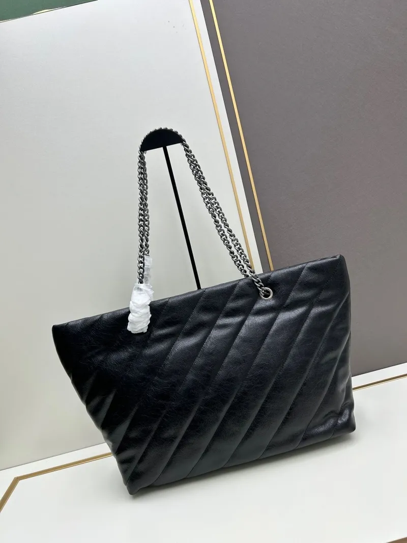 Alternative view of Chanel Shopping Bags-85