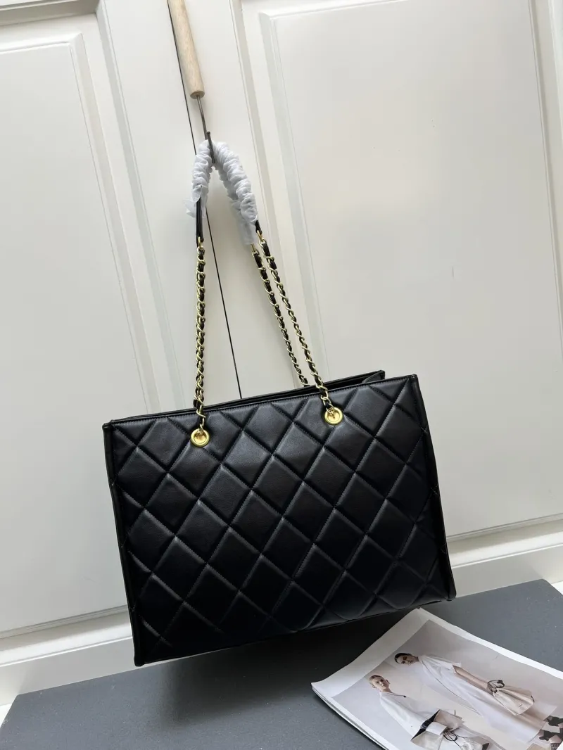 Chanel Shopping Bags-91 - Image 3