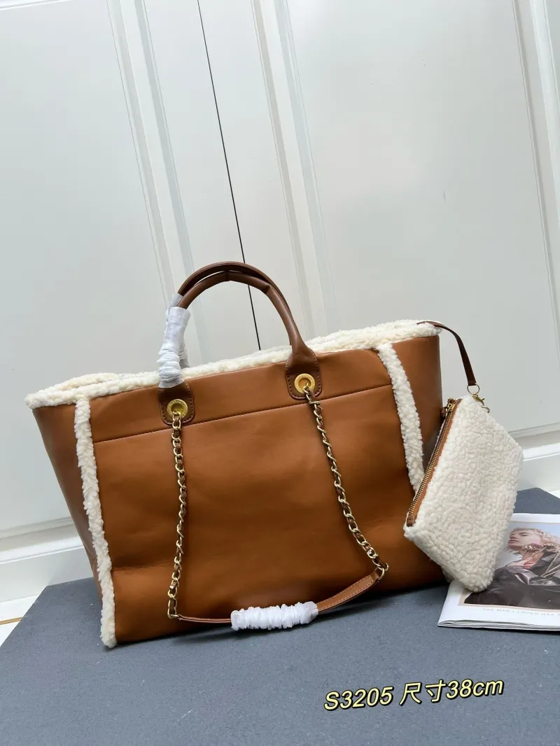 Chanel Shopping Bags-95 - Image 3