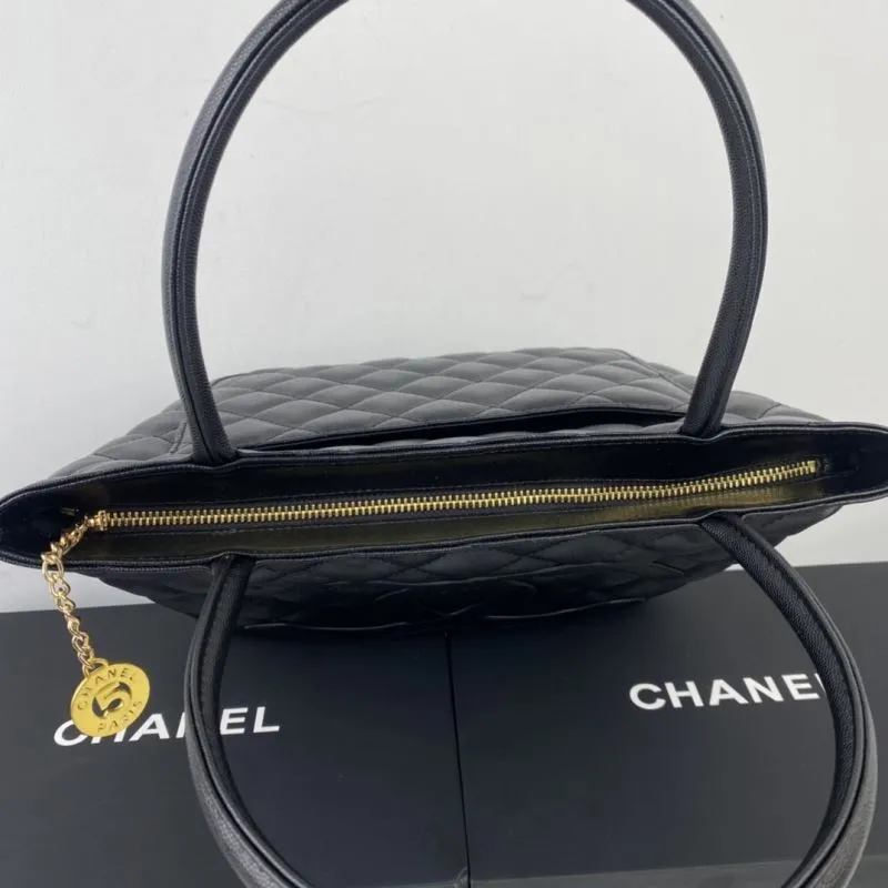 Chanel Shopping Bags-99 - Image 5