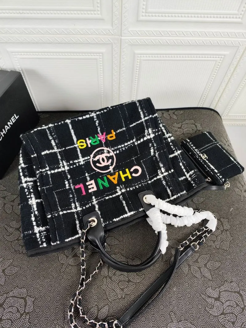 Alternative view of Chanel Shopping Bags-116