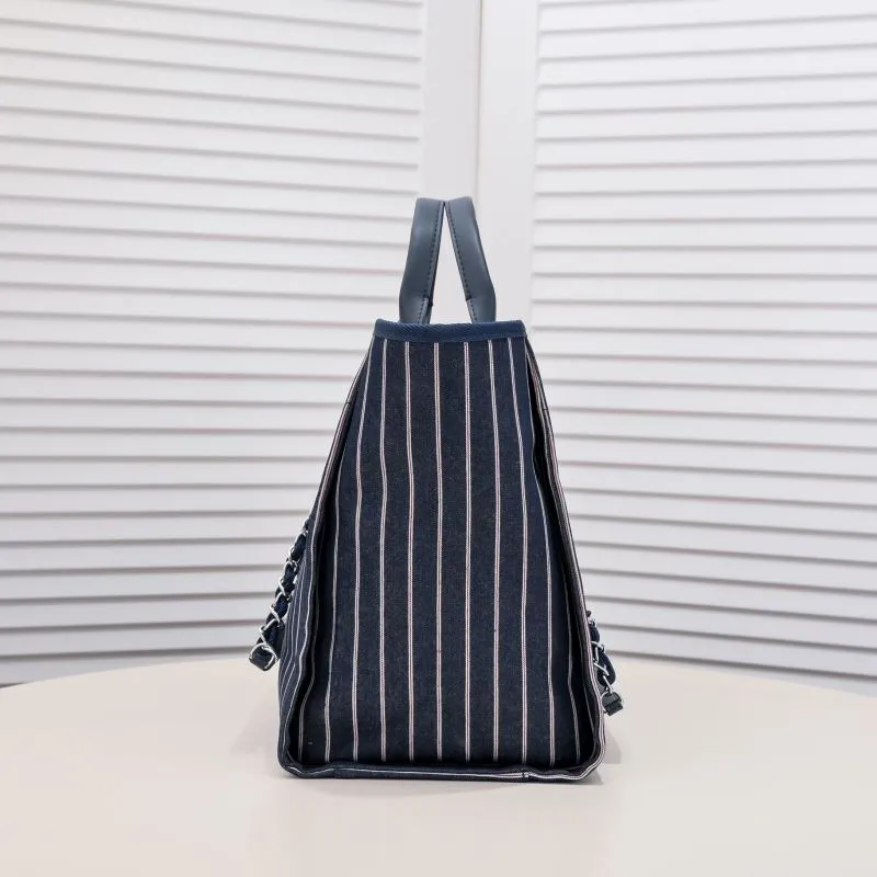 Alternative view of Chanel Shopping Bags-117