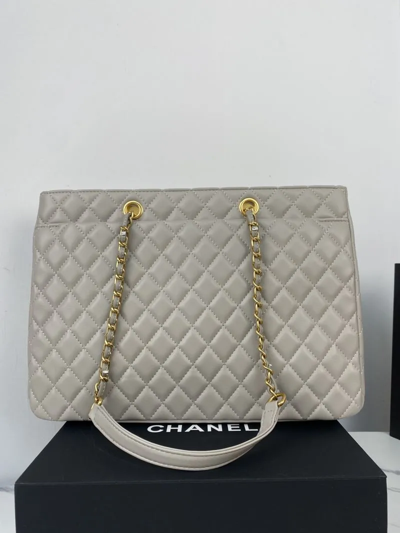 Alternative view of Chanel Shopping Bags-119