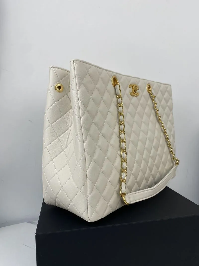 Alternative view of Chanel Shopping Bags-121