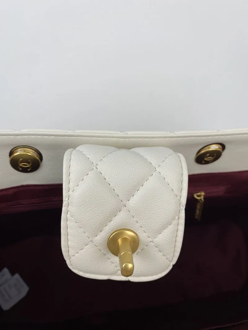 Chanel Shopping Bags-121 - Image 6