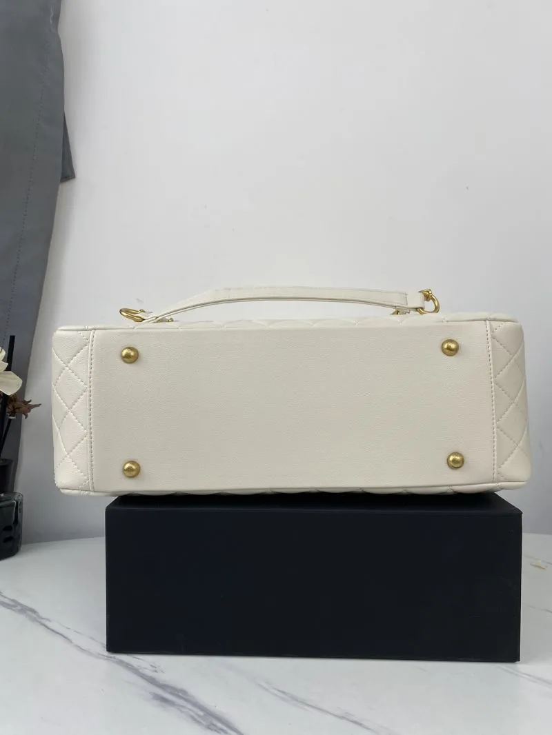 Chanel Shopping Bags-121 - Image 7