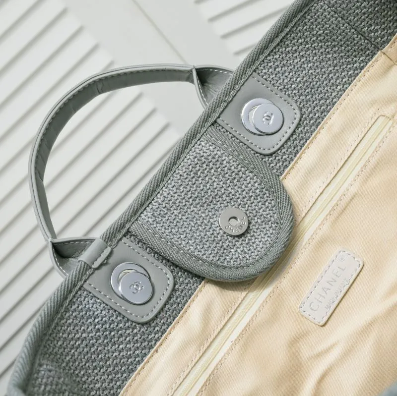 Chanel Shopping Bags-122 - Image 7