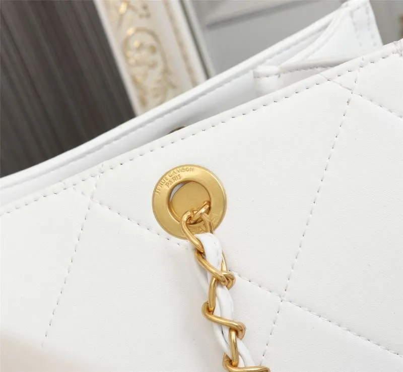 Chanel Shopping Bags-131 - Image 6