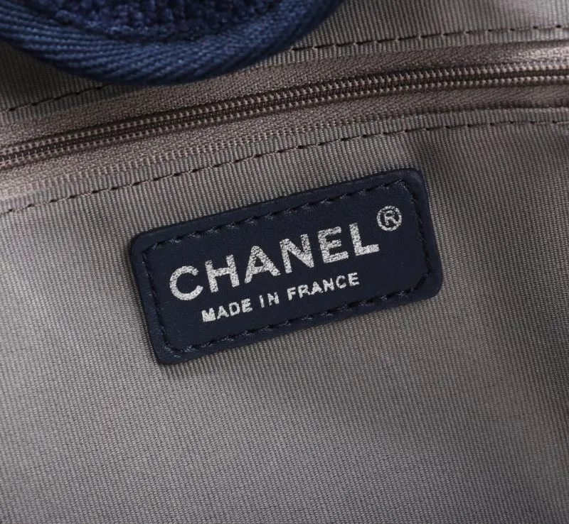 Chanel Shopping Bags-137 - Image 7