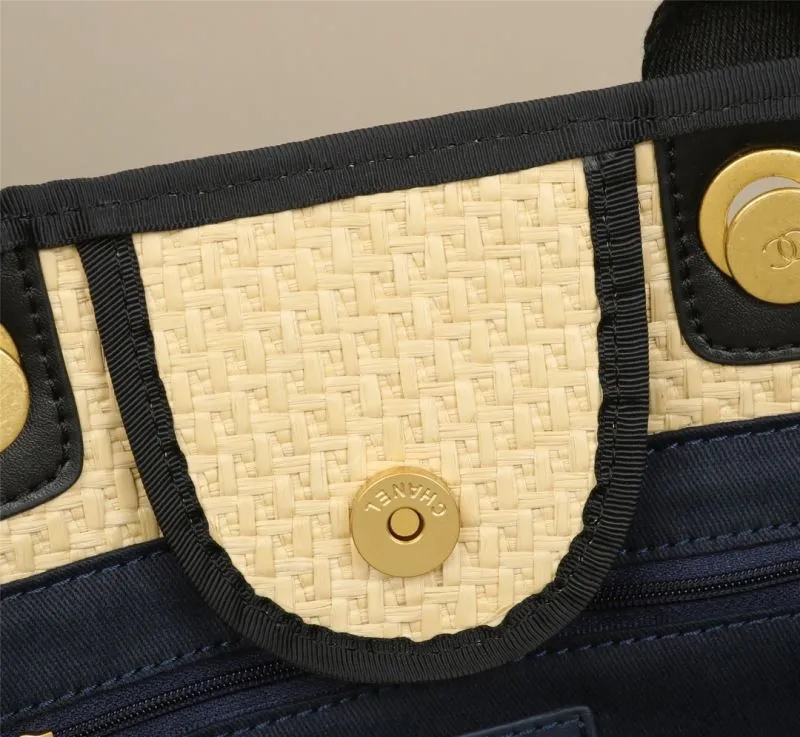 Chanel Shopping Bags-162 - Image 7