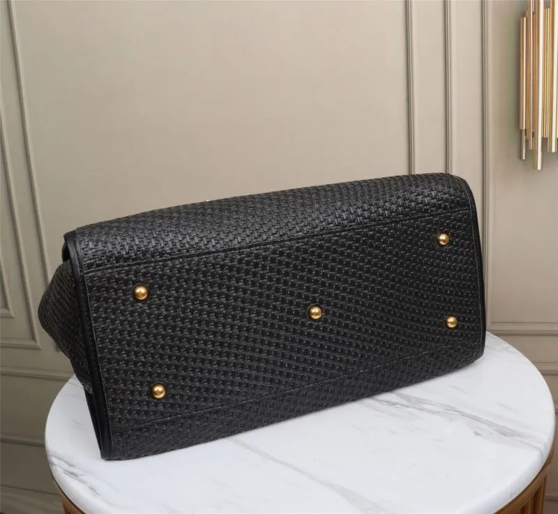 Chanel Shopping Bags-163 - Image 4