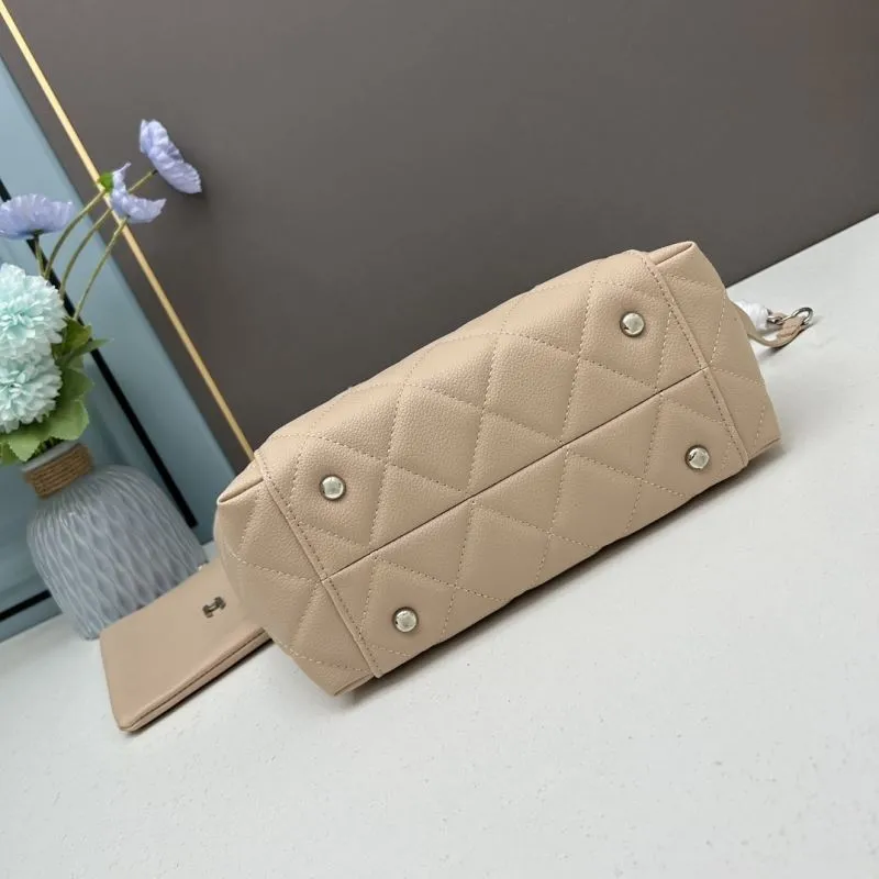 Chanel Shopping Bags-172 - Image 5
