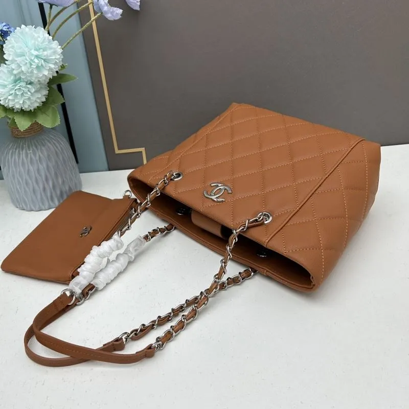Alternative view of Chanel Shopping Bags-173
