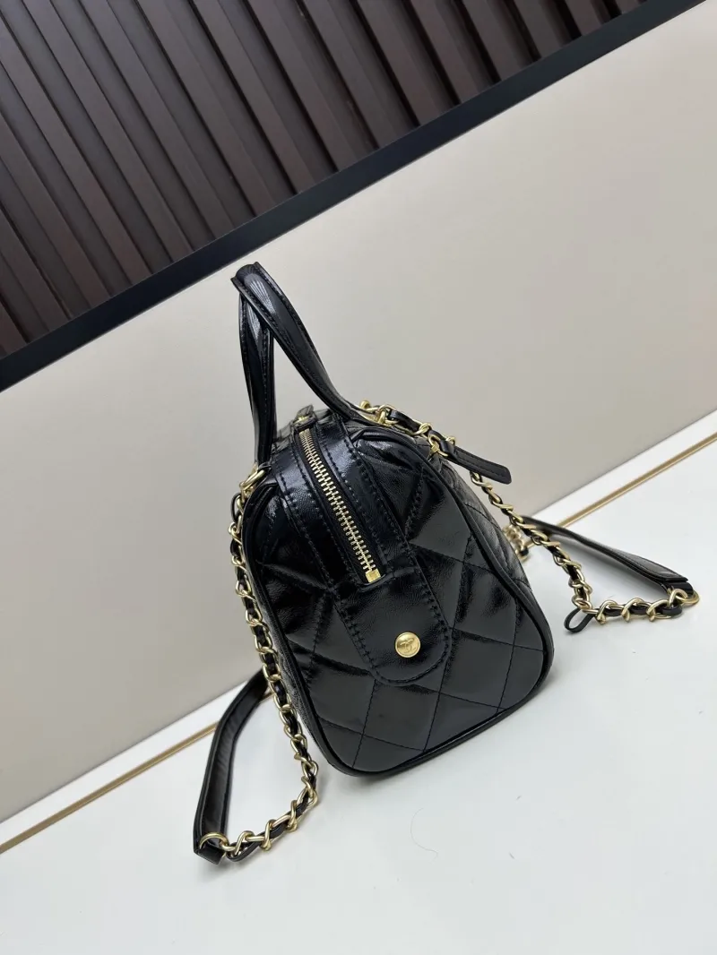 Alternative view of Chanel Speedy Bags-4