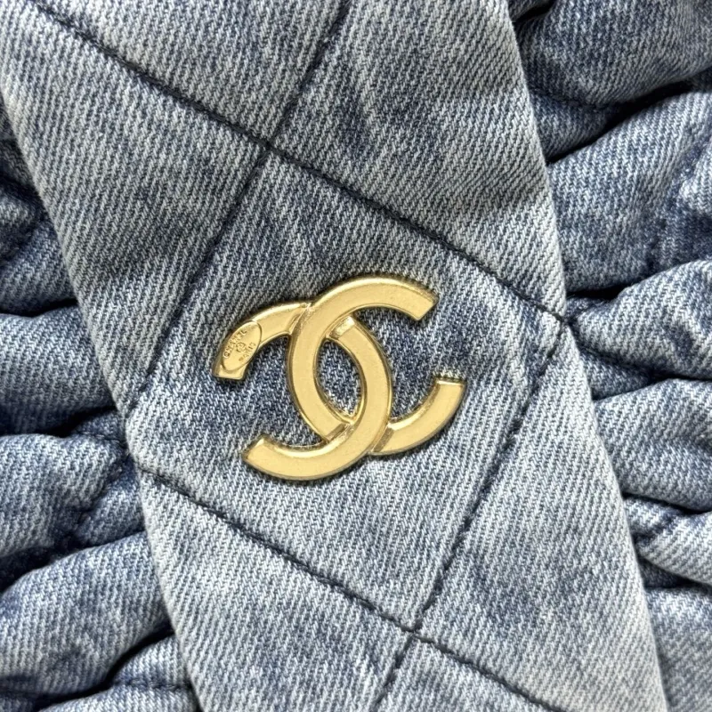 Alternative view of Chanel Top Handle Bags-51