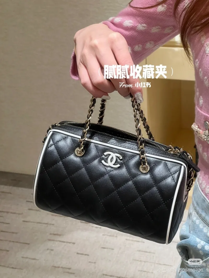 Alternative view of Chanel Top Handle Bags-265