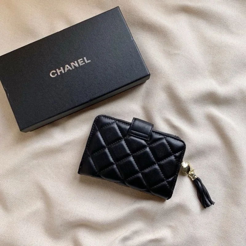 Alternative view of Chanel Wallets-35