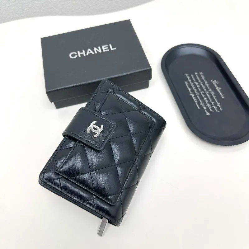Alternative view of Chanel Wallets-39