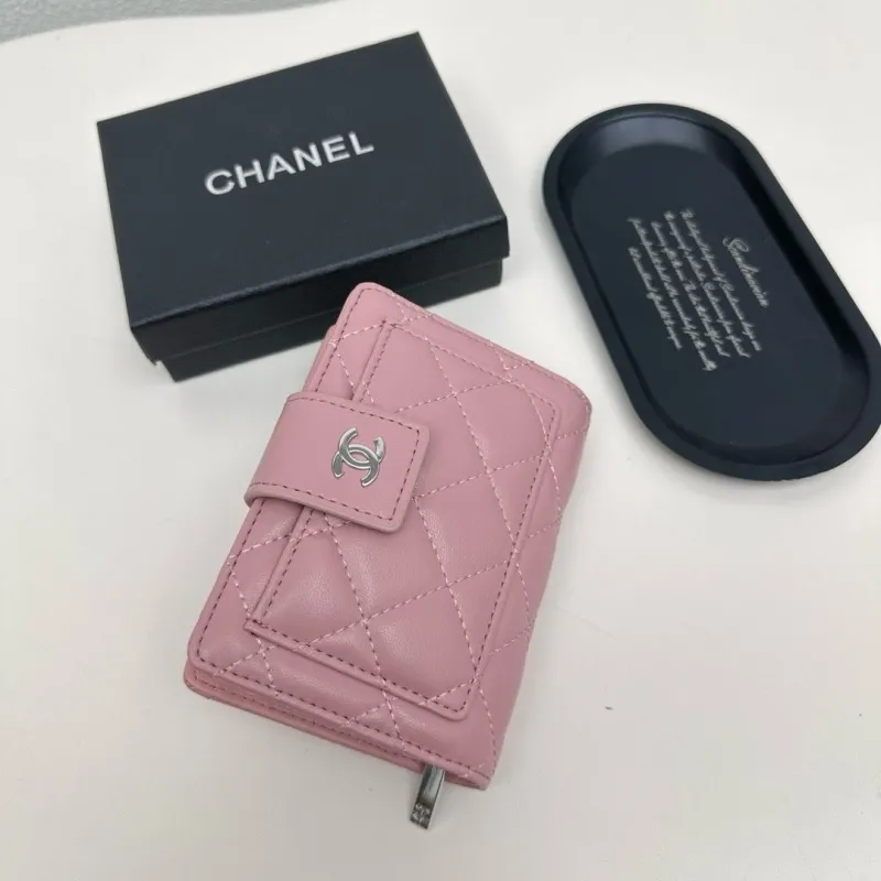 Alternative view of Chanel Wallets-40