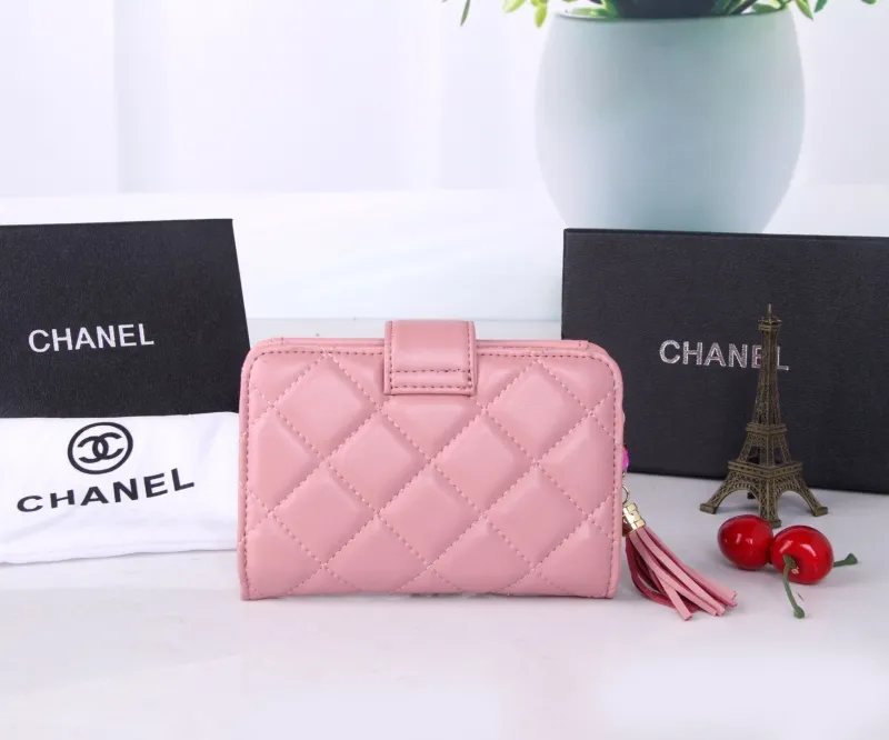 Alternative view of Chanel Wallets-41