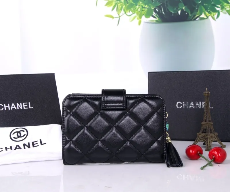 Alternative view of Chanel Wallets-42