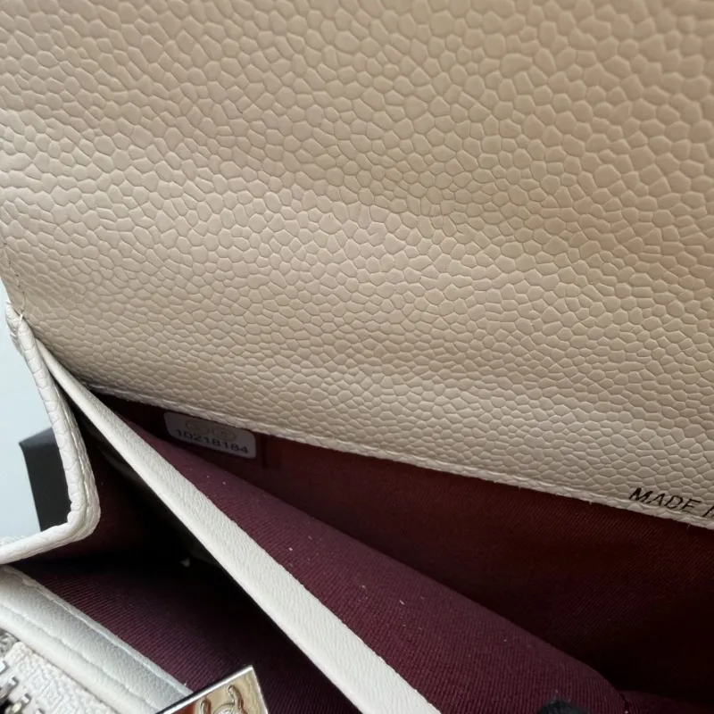 Alternative view of Chanel Wallets-45