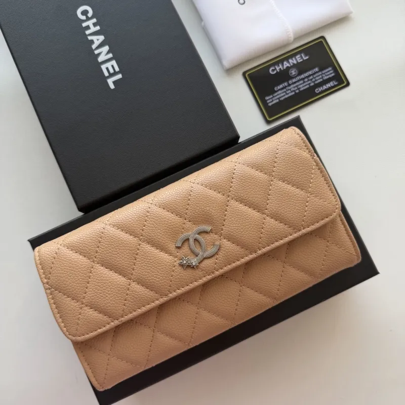 Alternative view of Chanel Wallets-47