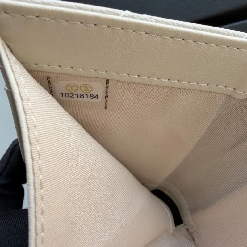 Alternative view of Chanel Wallets-56