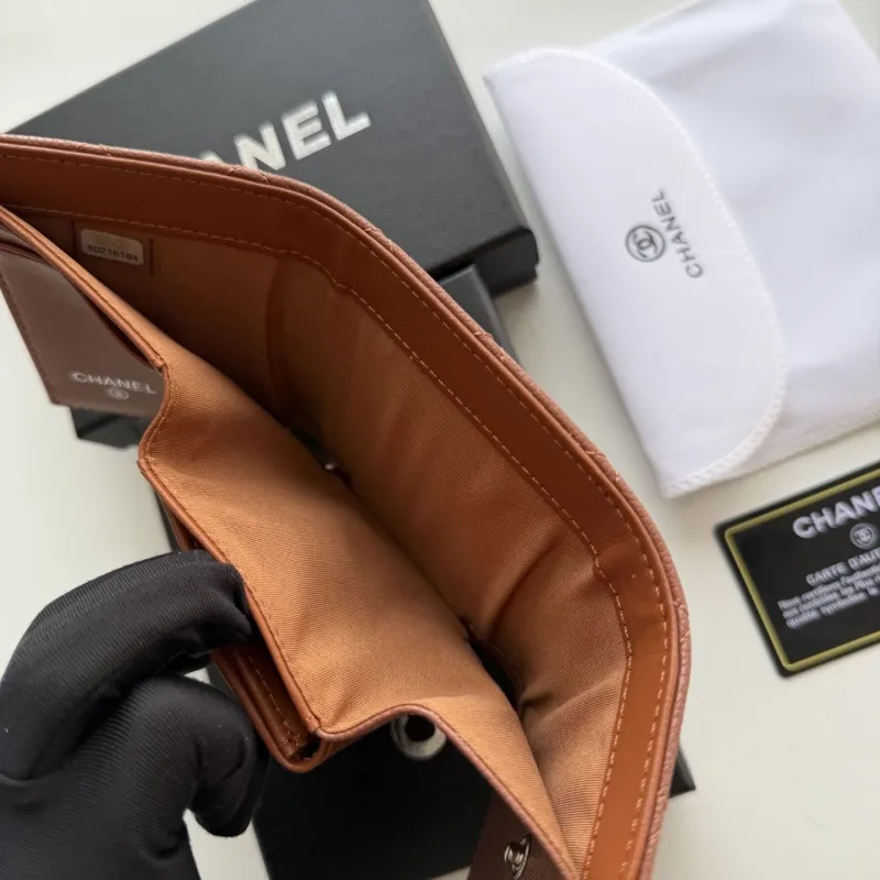 Alternative view of Chanel Wallets-61