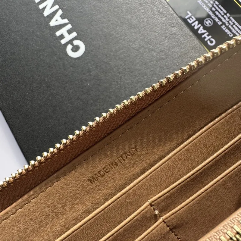 Alternative view of Chanel Wallets-69