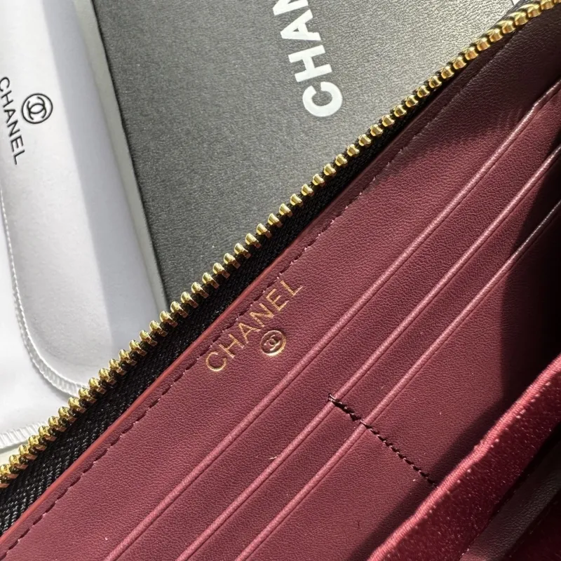 Alternative view of Chanel Wallets-76