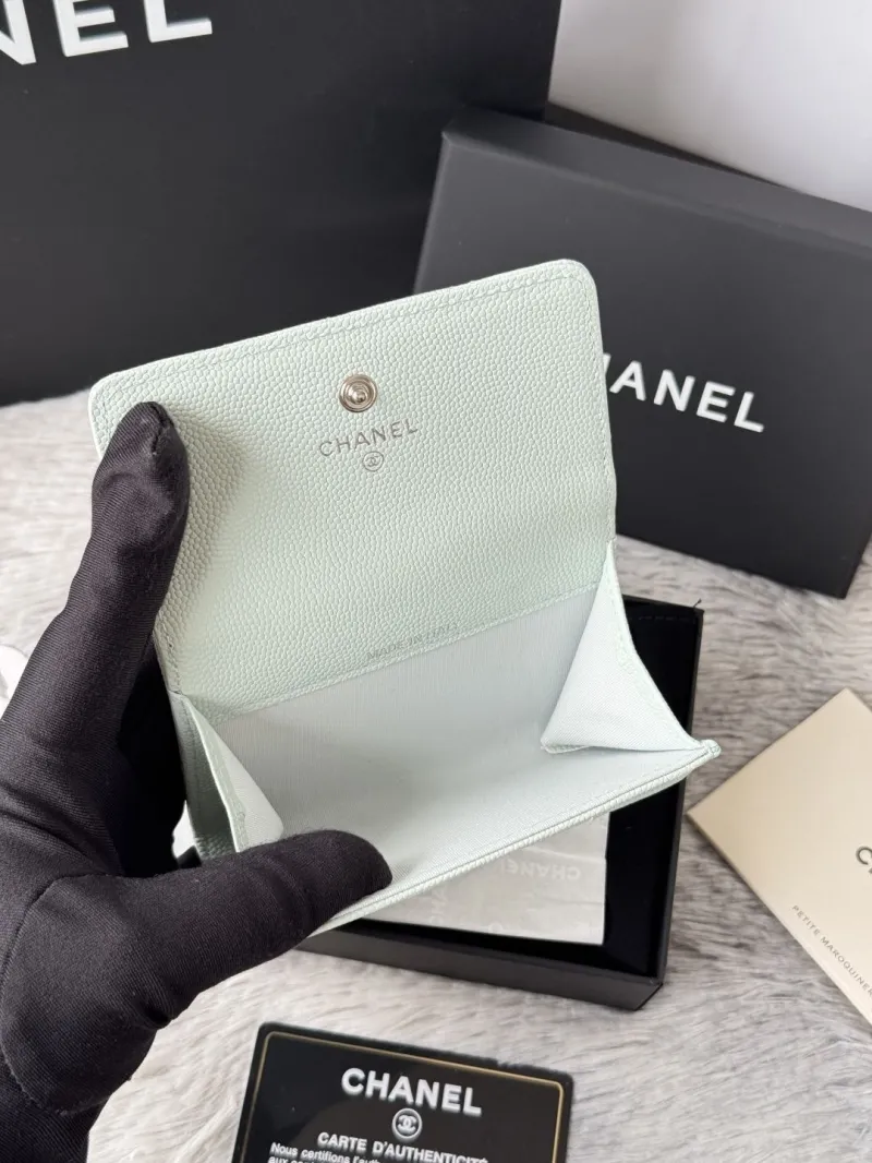 Alternative view of Chanel Wallets-102