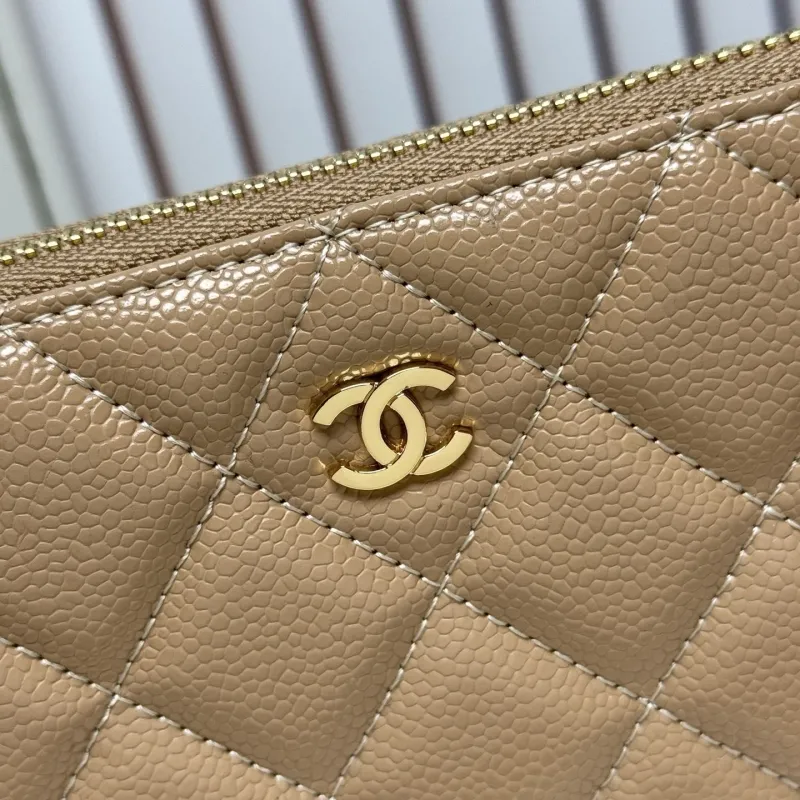 Alternative view of Chanel Wallets-123