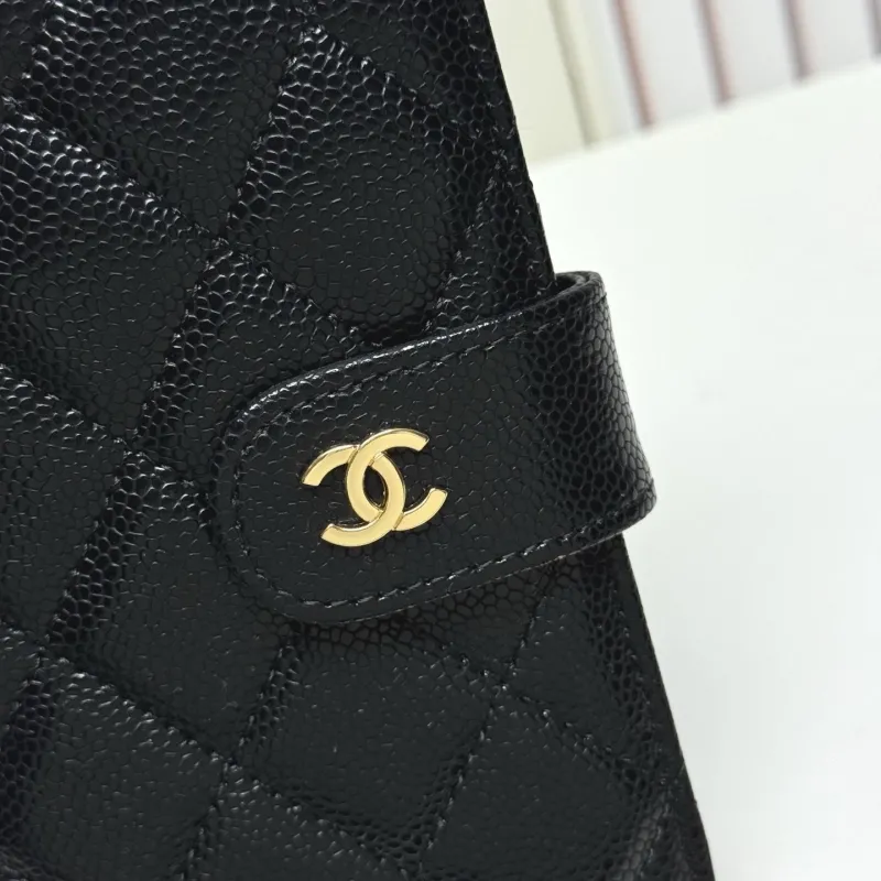 Alternative view of Chanel Wallets-124